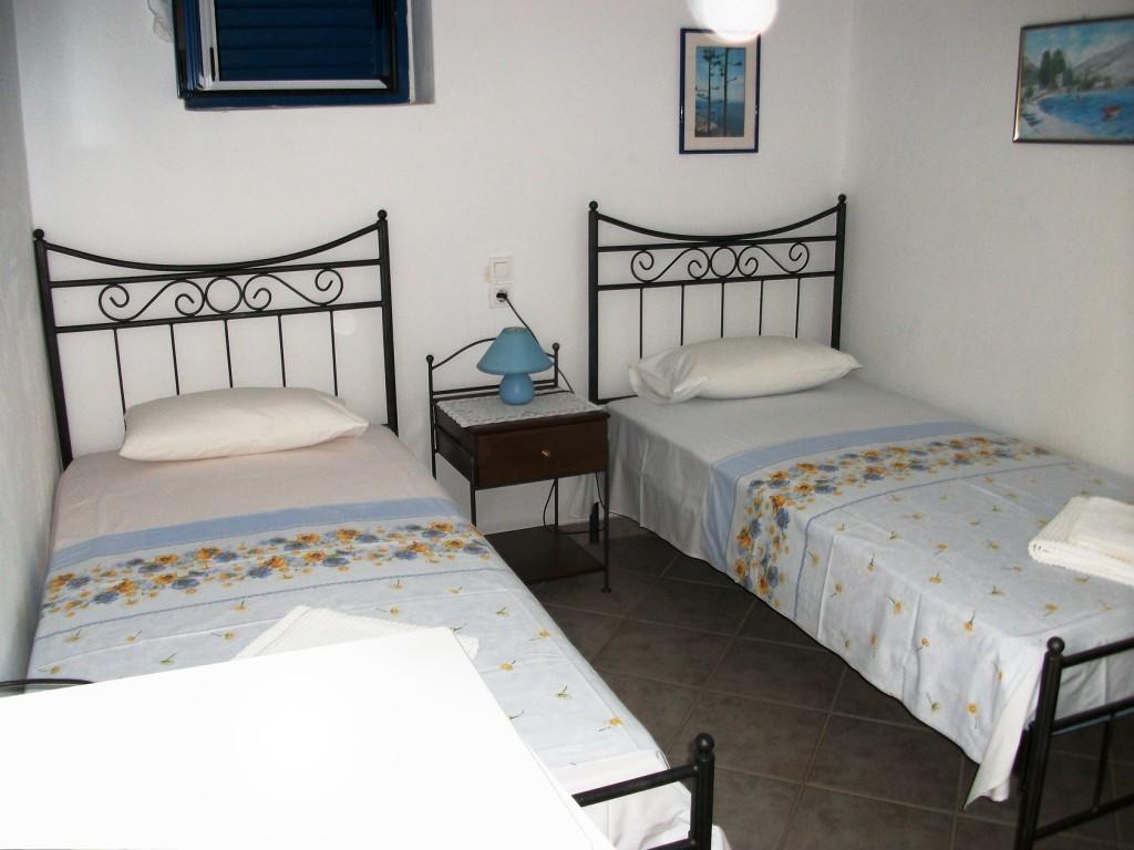 Floras Rooms And Studios อานาฟี ภายนอก รูปภาพ