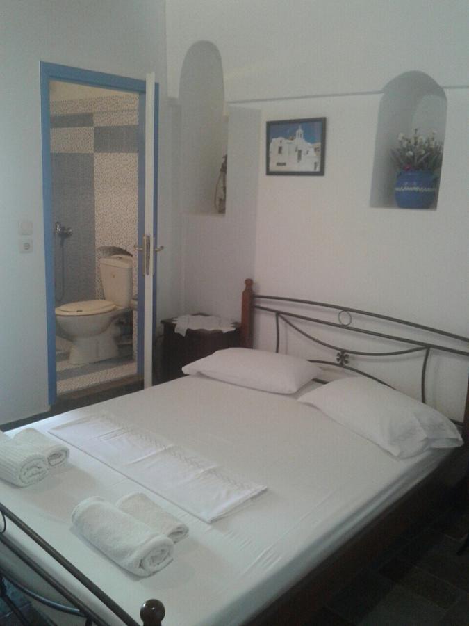 Floras Rooms And Studios อานาฟี ภายนอก รูปภาพ